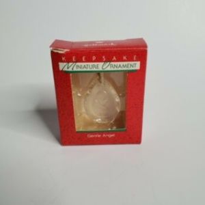 1988 Hallmark Miniature Ornament Gentle Angel